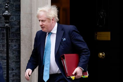 El primer ministro británico Boris Johnson en Londres el 23 de febrero del 2022.  (AP foto/Alberto Pezzali)