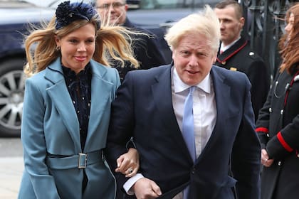 El primer ministro británico Boris Johnson y su pareja Carrie Symonds
