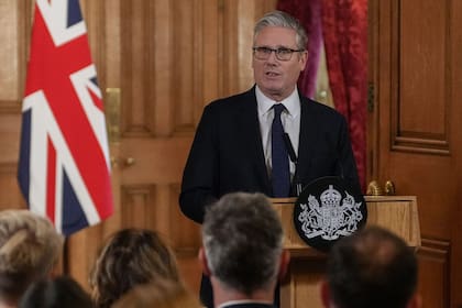 El primer ministro británico, Keir Starmer, brinda una conferencia de prensa en Downing Street (Archivo)