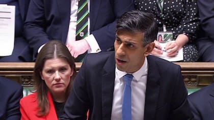 El primer ministro británico nunca mostró ningún interés en el escándalo y como ministro de economía le otorgó a Fujitsu otros US$6 millones en contratos después de que se descubriera que la compañía había ocultado las fallas en el software