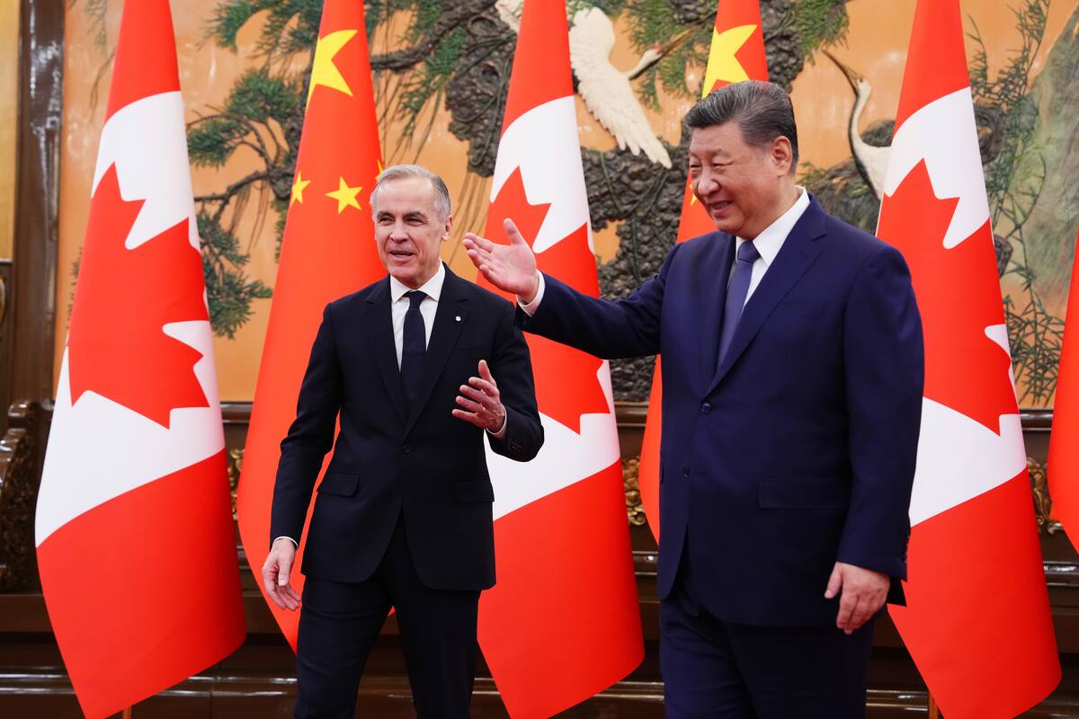 El primer ministro canadiense Mark Carney, izquierda, se reúne con el presidente de China Xi Jinping en el Gran Salón del Pueblo en Beijing, China, el viernes 16 de enero de 2026. (Sean Kilpatrick/The Canadian Press vía AP)