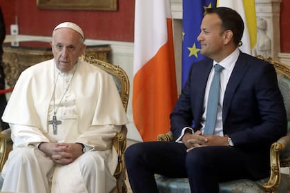 El primer ministro de Irlanda, Leo Varadkar, recibió a Francisco con duras críticas