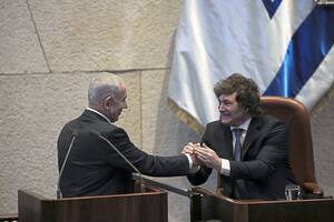 El primer ministro de Israel, Benjamin Netanyahu, con Javier Milei, en una visita del argentino el año pasado