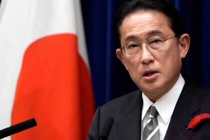 El primer ministro de Japón y candidato del PLD, Fumio Kishida, en una conferencia en octubre de 2021