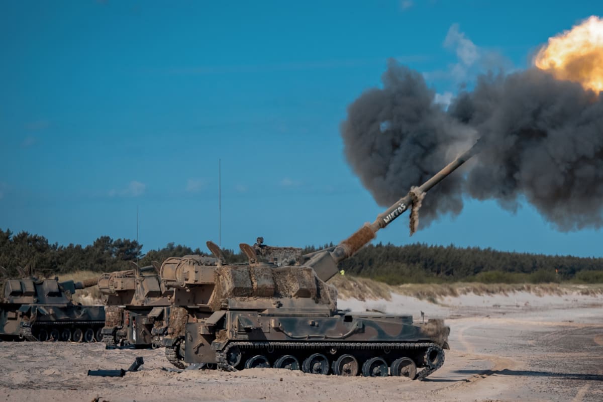 El primer ministro de Polonia selló un acuerdo con Ucrania para el envío de 50 tanques AHS Krab, también conocidos como "Cangrejos polacos", ejemplar que cuenta con ametralladora y está hecho para "incapacitar y destruir"