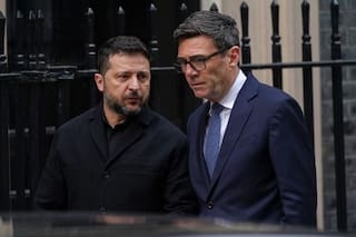 Ucrania reanuda ataques a refinerías rusas, según funcionarios, tras una breve tregua