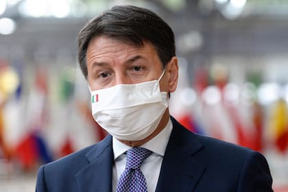 El primer ministro Giuseppe Conte anunció nuevas medidas para frenar el avance del coronavirus en Italia