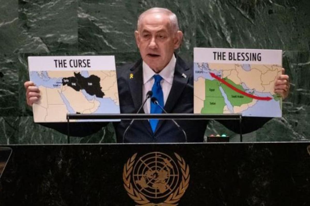 El primer ministro israelí, Benjamin Netanyahu, muestra dos mapas ante la Asamblea General de la ONU en la que no aparecen los territorios palestinos