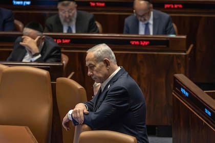 El primer ministro israelí, Benjamin Netanyahu, participa de una sesión del Parlamento israelí (Knéset), en Jerusalén