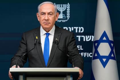 El primer ministro israelí Benjamin Netanyahu habla durante una conferencia de prensa en Jerusalén, el lunes 2 de septiembre de 2024. (AP Foto/Ohad Zwigenberg, Pool)