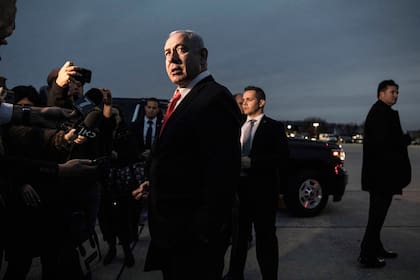 Netanyahu, entre la crisis política y la salud pública