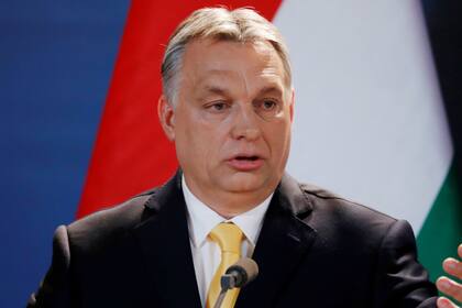 El primer ministro Viktor Orban presentó un proyecto de ley en el Parlamento, donde tiene mayoría, que refuerza su política contra los extranjeros y que prevé hasta un año de prisión por brindarles asistencia legal y administrativa