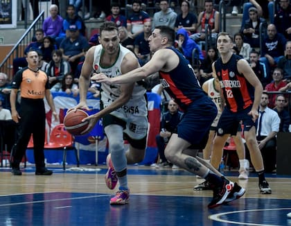 El primer partido de la serie del playout lo ganó San Lorenzo sobre Atenas con una gran ventaja
