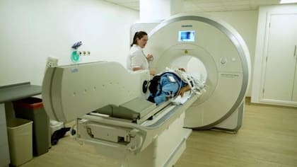 El primer paso es realizar una resonancia magnética luego de un ejercicio suave