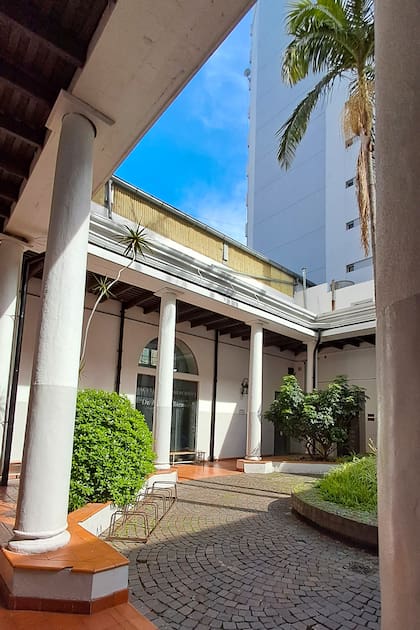 El primer patio, parte de Patrimonio Nacional.