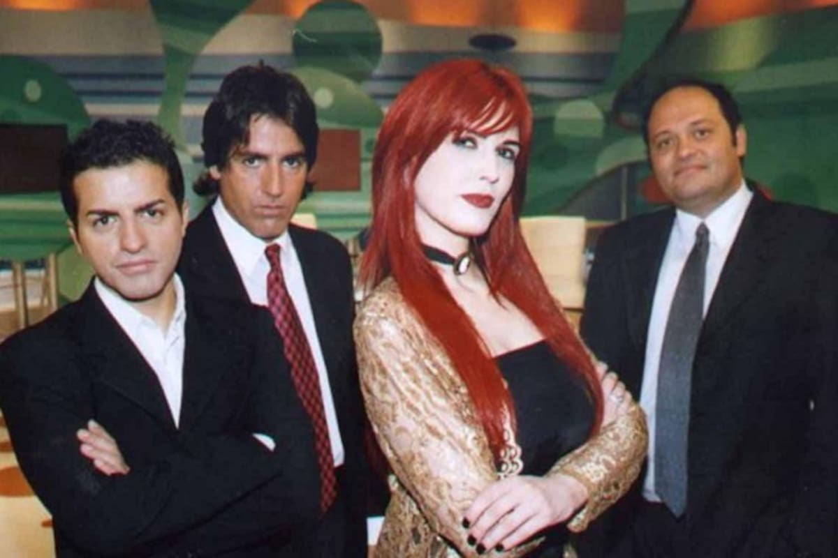 El primer "plantel" de Los Profesionales de siempre. Viviana Canosa siempre al frente, con panelistas de lujo: Ángel de Brito, Paul García Navarro y Augusto Tartúfoli. El primer programa salió al aire en enero de 2003.