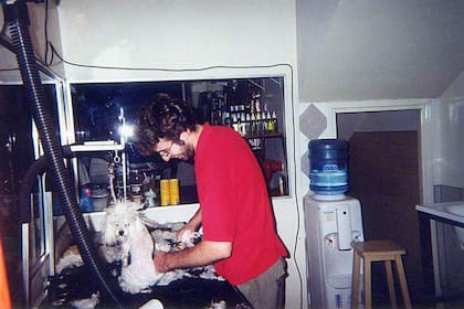 El primer trabajo de Buchot: peluquero de perros