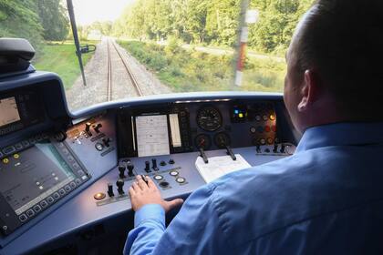 El primer tren de hidrógeno del mundo "está listo para producción en serie", dijo el gerente general de Alstom, Henri Poupart-Lafarge, en la ceremonia de inauguración