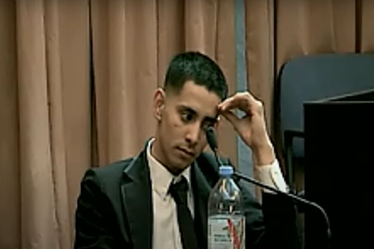 El primo de Brenda Uliarte, un policía bonaerense, hoy en la sala AMIA de los tribunales de Comodoro Py