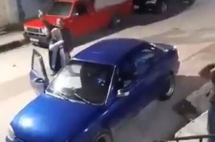 El primo lejano festeja a los balazos la liberación de su familiar sin saber que estaba a segundos de provocarle un trágico final