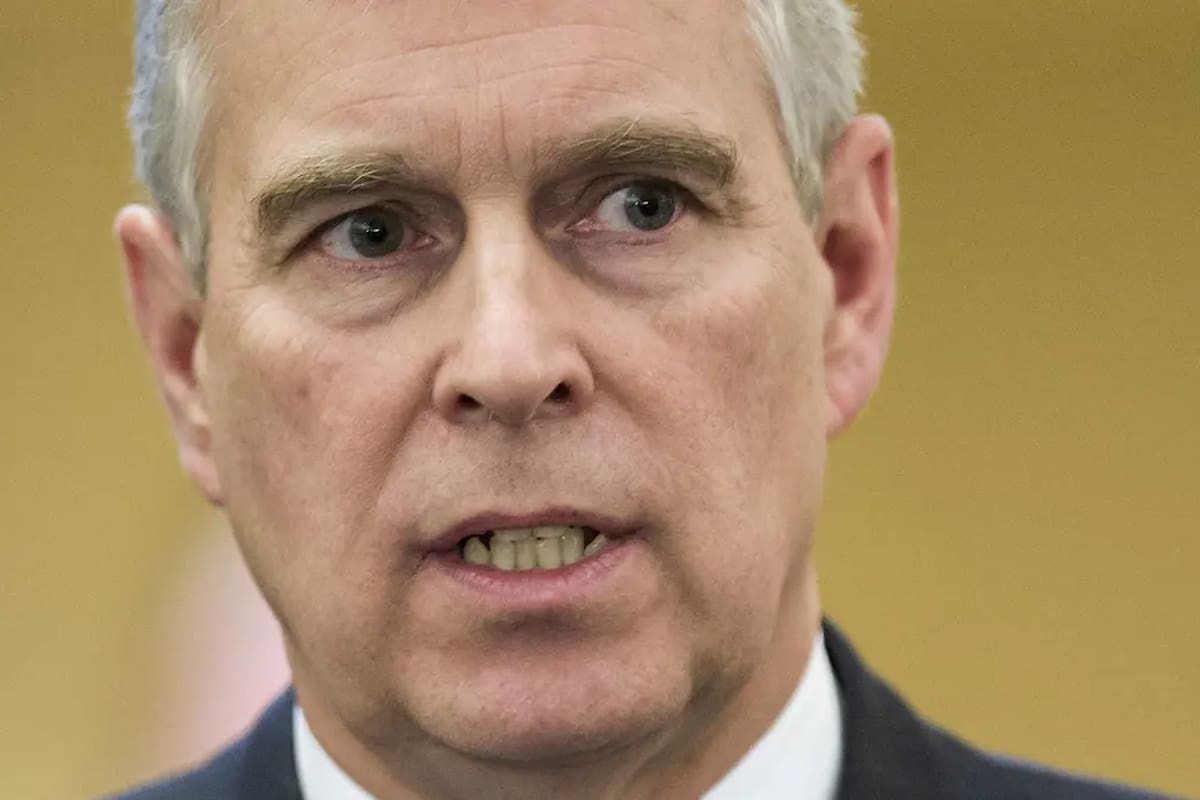 El príncipe Andrés, el "favorito" de la reina Isabel II, vuelve a estar en el foco público por un documental de Netflix