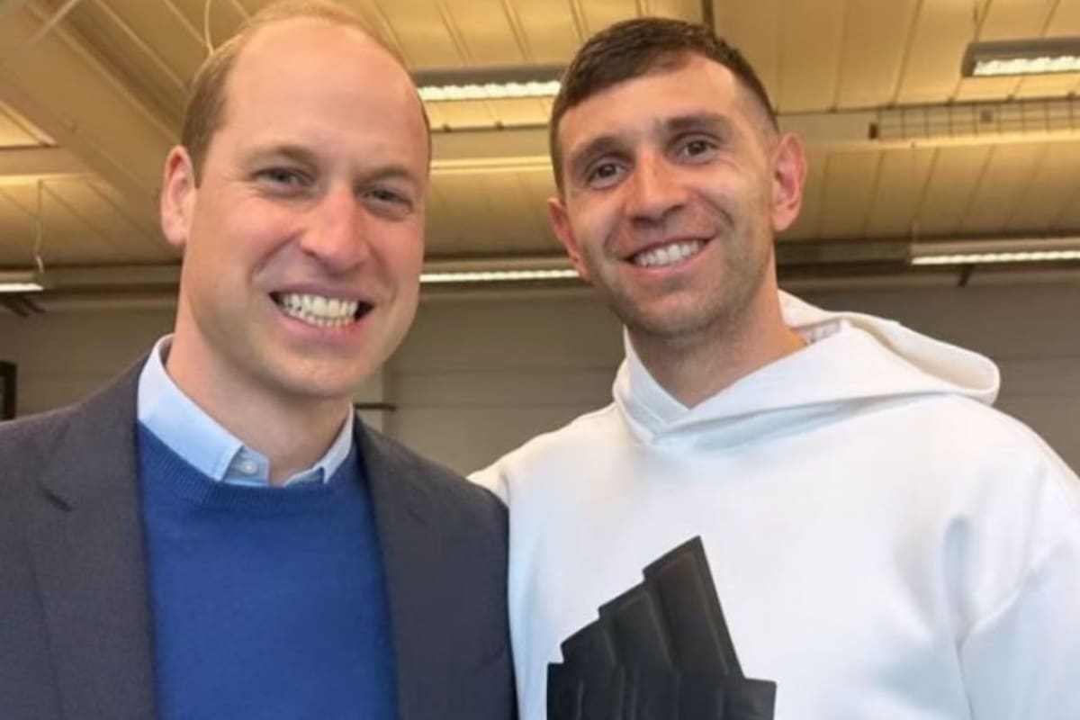 El Príncipe de Galés envió un mensaje de aliento al Aston Villa, club donde se desempeña el Dibu Martínez