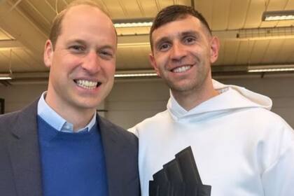 El Príncipe de Galés envió un mensaje de aliento al Aston Villa, club donde se desempeña el Dibu Martínez