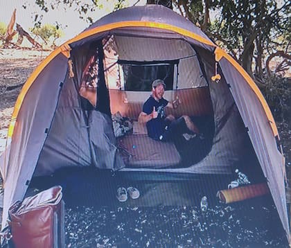 El príncipe Harry en su tercera cita con Meghan Markle, de camping en Botsuana