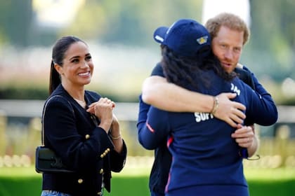 El príncipe Harry reveló que su hijo cuando sea grande quiere ser astronauta o piloto