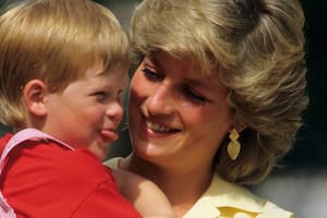 El príncipe Harry y Diana de Gales