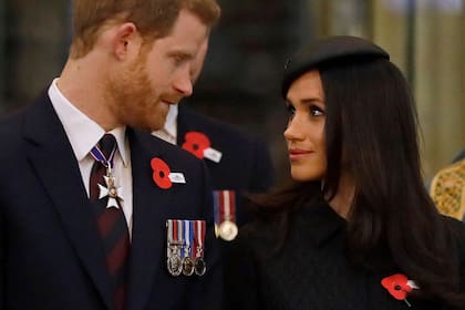 El príncipe Harry y Meghan Markle asisten a un servicio conmemorativo y de acción de gracias por el Día de Anzac en la Abadía de Westminster en Londres