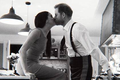 El príncipe Harry y Meghan Markle están bajo presión para producir nuevo material para Netflix, luego de la terminación del contrato con Spotify