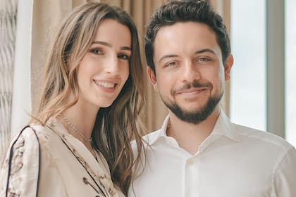 El príncipe heredero Hussein bin al-Abdullah y su esposa, la princesa Rajwa al-Hussein