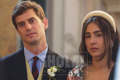 El príncipe José Manuel, hermano de la novia, y su prometida, la socialité colombiana María Claudia Echeverría.