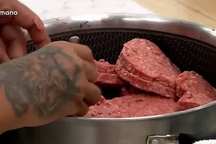 El problema empezó por una compra de hamburguesas (Foto: Captura de video)