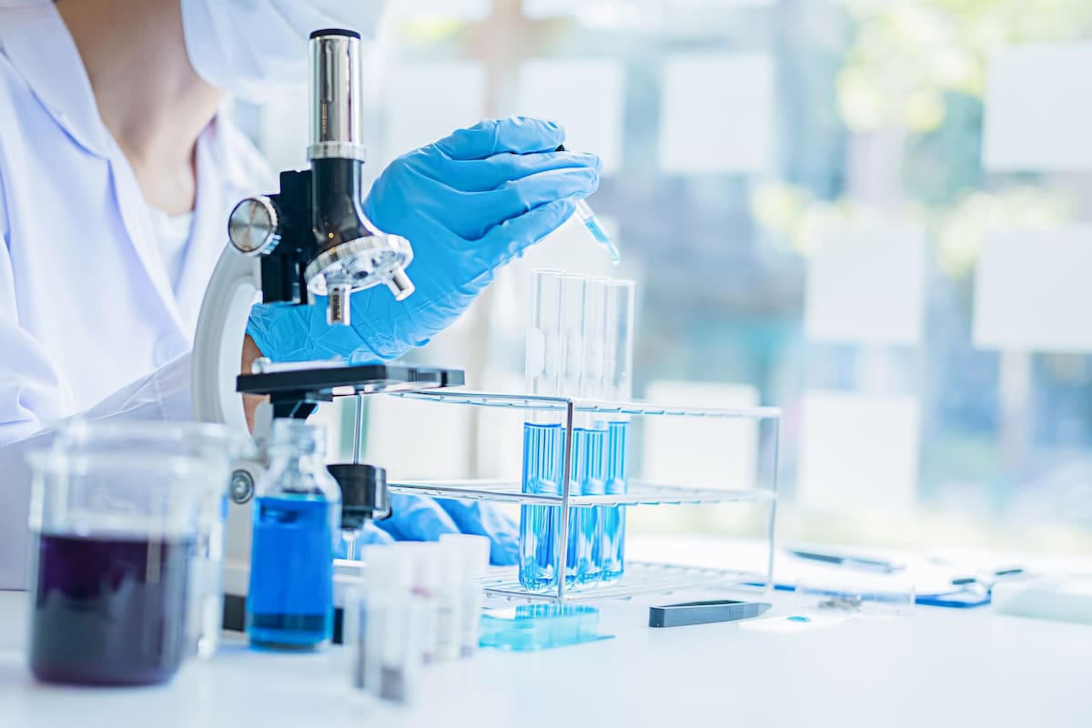 El problema sobre superbacterias que tomó años para ser resuelto por los científicos y que la IA solucionó en dos días
