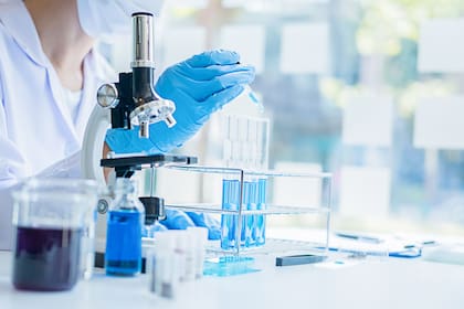 El problema sobre superbacterias que tomó años para ser resuelto por los científicos y que la IA solucionó en dos días