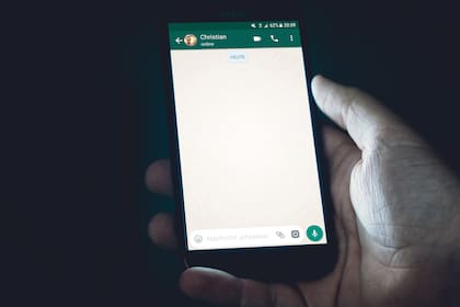 El procedimiento para eliminar un contacto de WhatsApp