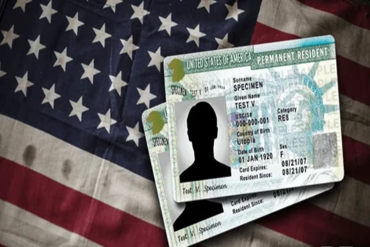 El proceso de naturalización exige que los solicitantes hayan sido residentes permanentes durante al menos cinco años