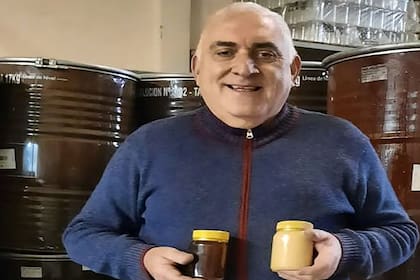 El productor apícola Carlos Levín