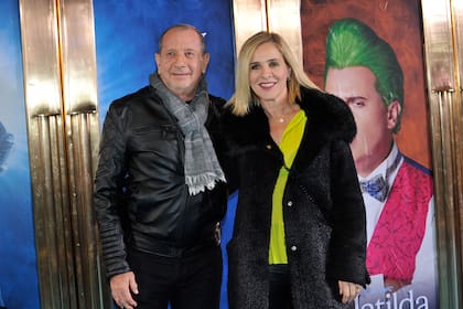 El productor Carlos Mentasti junto a la actriz Viviana Puerta