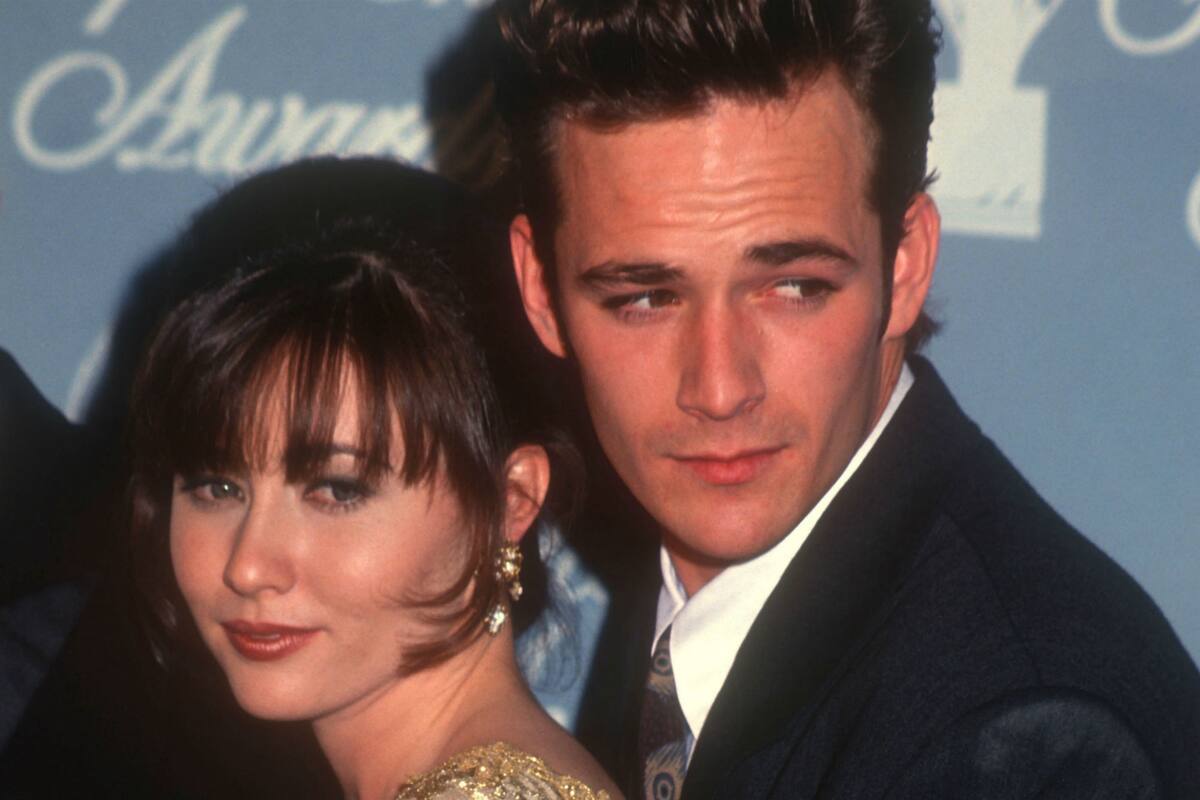 El productor de la serie, Roberto Aguirre-Sacasa, hizo el anuncio en la Comic Con de San Diego; la actriz, amiga y compañera de Perry en Beverly Hills 90210 tendrá una participación especial
