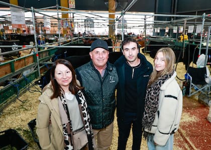 El productor junto a su familia en la Exposición Rural de Palermo