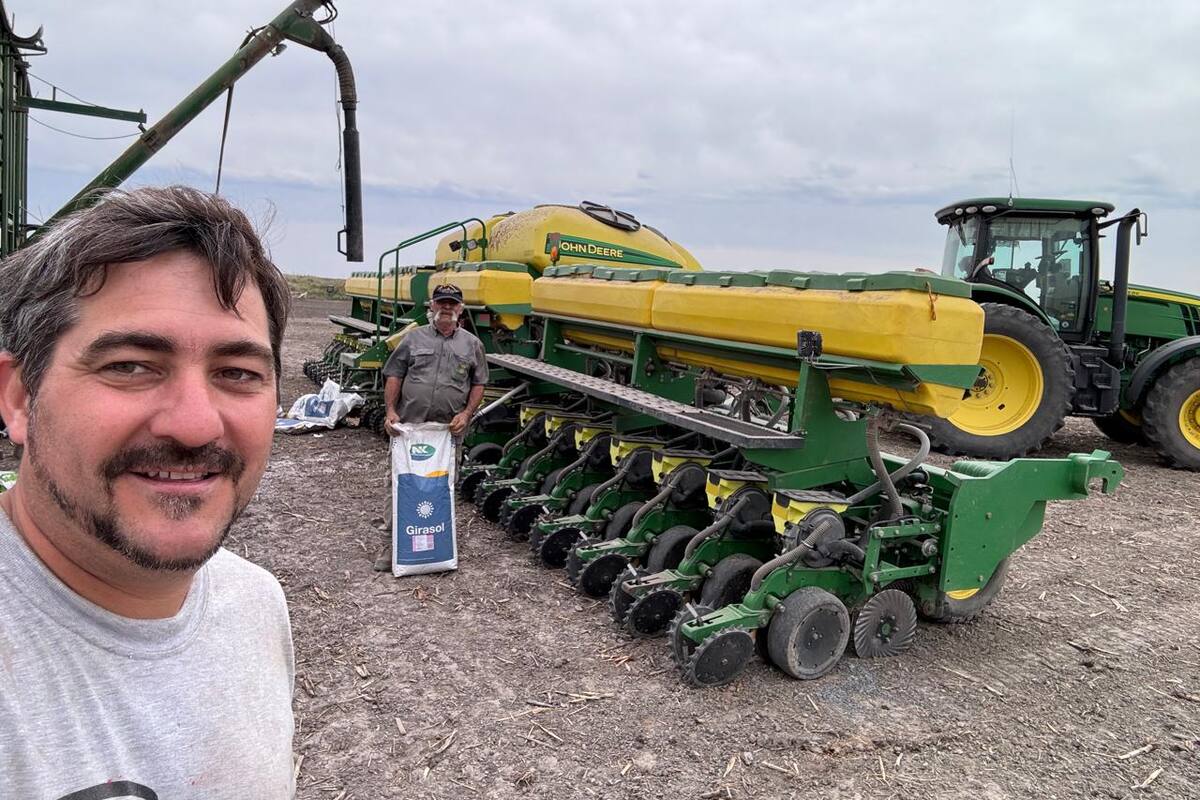 El productor Maximiliano Carrera usó Siembra Protegida y resembró girasol NK a los diez días de un siniestro en su lote de Piamonte, Santa Fe