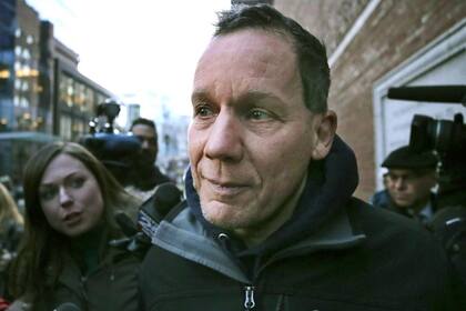 El profesor Charles Lieber sale de un juzgado de Boston el 30 de enero 2020