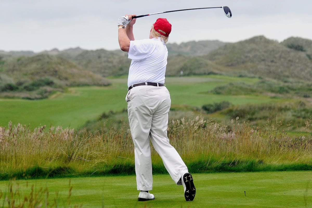 El profesor de golf de Donald Trump publicó imágenes sobre su técnica