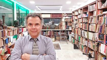 El profesor Juan Antonio Lázara, a cargo del área de Letras, Patrimonio, Radio y Televisión del Fondo Nacional de las Artes
