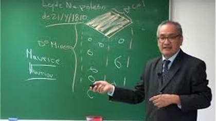 El profesor Juan Francisco Baldeón ha impartido clases de derecho minero y derecho ambiental desde 2003.