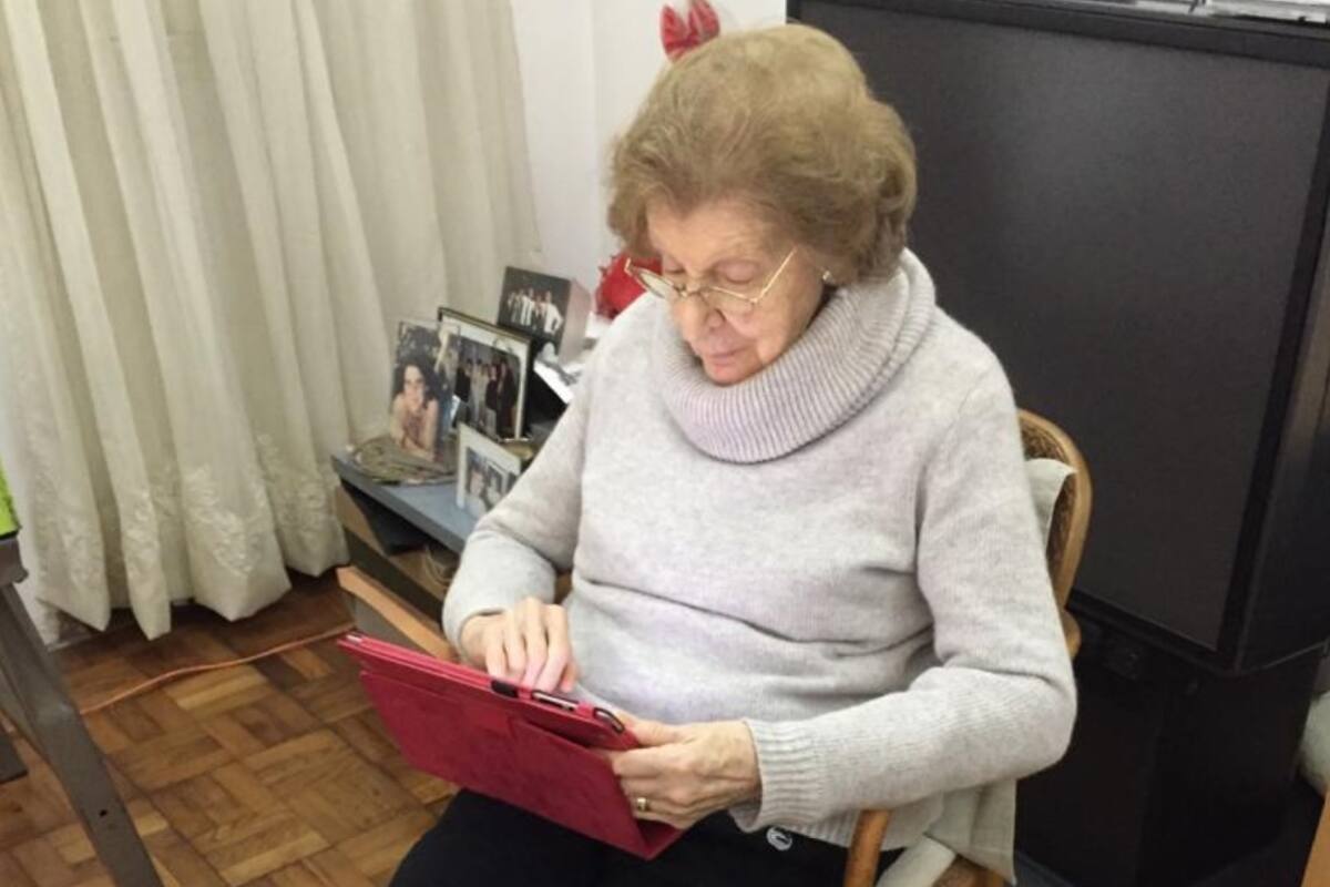 El Programa Conectando Con Vos prevé una mayor inserción tecnológica de los adultos mayores a través de la entrega de tablets