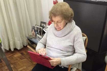 El Programa Conectando Con Vos prevé una mayor inserción tecnológica de los adultos mayores a través de la entrega de tablets